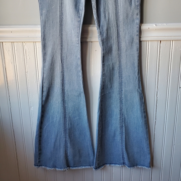 NWT Super High Rise Pull On Flare Bell Bottom Jeans Size M(7-9) - Picture 4 of 12